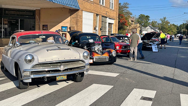 Thousands attend ‘fabulous’ Scuppernong River Festival - The Coastland